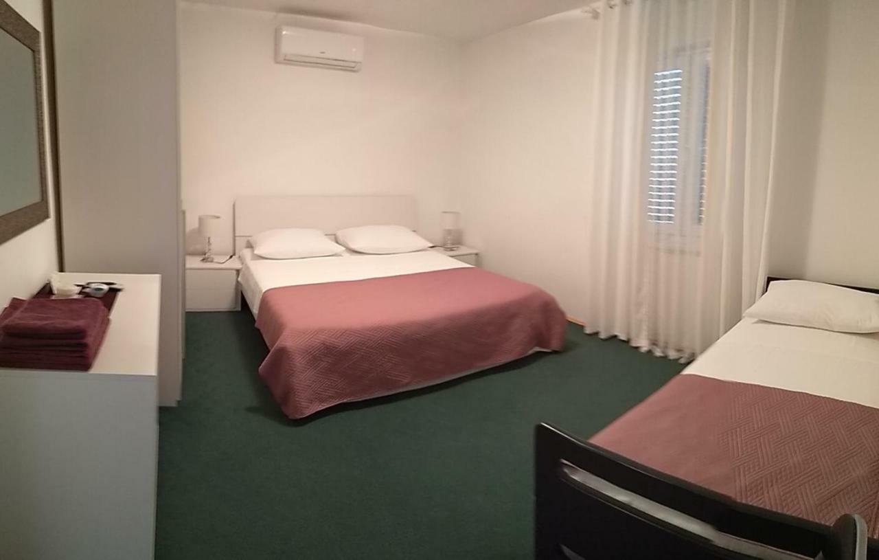 Rooms Ive Lozovac Eksteriør billede